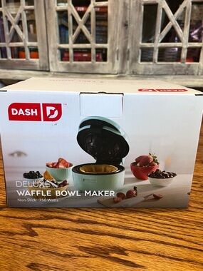 NIB Dash Deluxe Waffle Bowl Maker - Mint Color